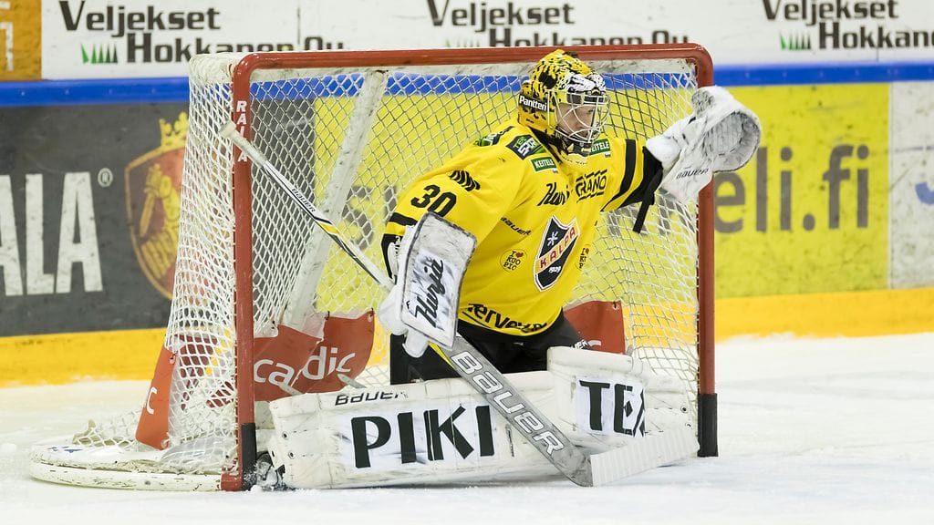 Denis Godlan ottelu päättyi vaihtokomennukseen.