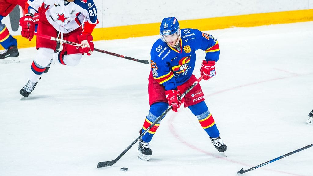 Brian O'Neill iski Jokerit 1–0-vierasjohtoon. Kuva sarjan aiemmasta ottelusta Helsingistä.