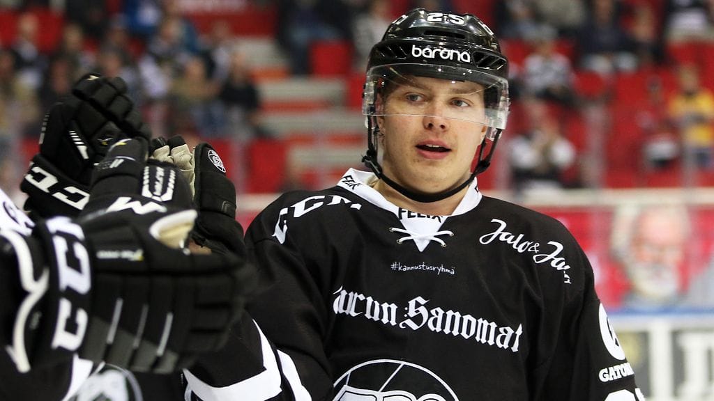 Teemu Väyrynen iski voittomaalin vain 47 sekuntia ennen ottelun päätöstä.