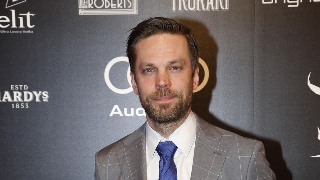 Näyttelijä Mikko Nousiainen kertoo Cafe Lanzarote -podcastin haastattelussa elämänsä epätoivon hetkistä.