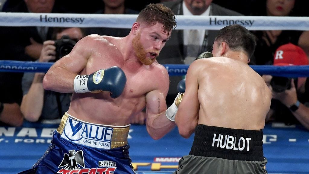 Saul "Canelo" Alvarez (vas.) kärysi dopingista. Kuva ratkaisemattomana päättyneestä viime syyskuun ottelusta kazakstanilaista Gennadi Golovkinia vastaan.