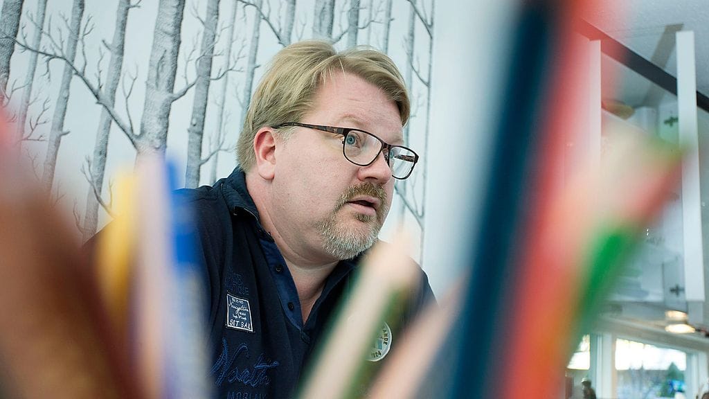 Johan Bäckman vastaa syytteisiin Helsingin käräjäoikeudessa.