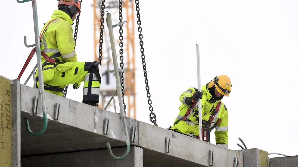 Rakennusliitto kertoo tiedotteessaan, että Suomen rakennustuoteteollisuus seisahtuu kahden viikon kuluttua laajasti.