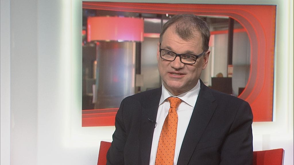 Juha Sipilä saattaa saada Paavo Väyrysestä haastajan kesäkuun puoluekokouksessa.