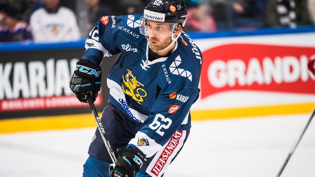 Leijonien ensikertalainen Casimir Jürgens täräytti erikoisen maalin Valko-Venäjän verkkoon perjantaina Hämeenlinnassa.