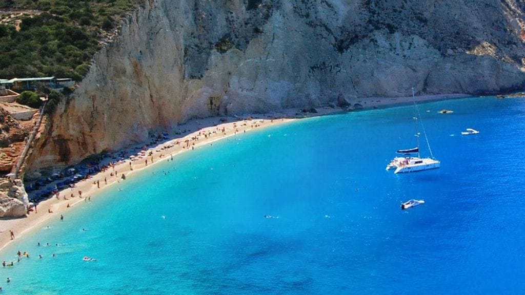 Kreikkalaisilla on herännyt huoli siitä, kuinka maan ympäristö kestää valtavaa turistimäärää.