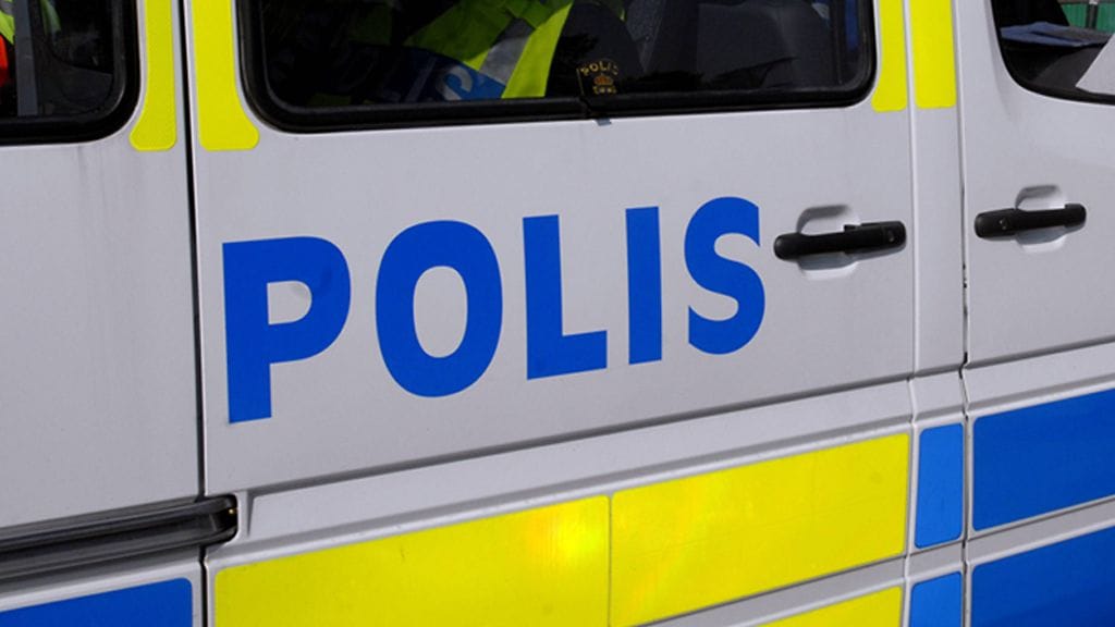 Ruotsin poliisi etsii nuorisojoukkoa, joka sytytti miehen tukan palamaan.