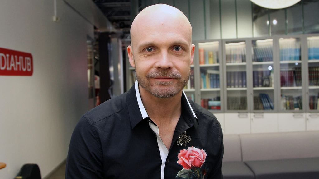 Juha Tapio kuvattuna MTV:n Uutistalolla 10. huhtikuuta 2018.