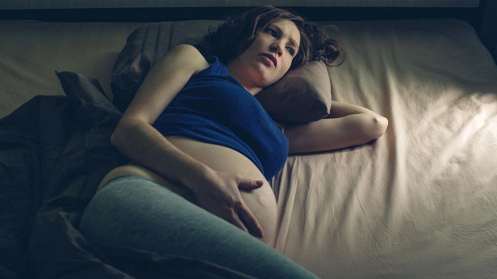 Raskauden aikaisesta masennuslääkityksestä on hyvä keskustella lääkärinsä kanssa. Kuvituskuva.