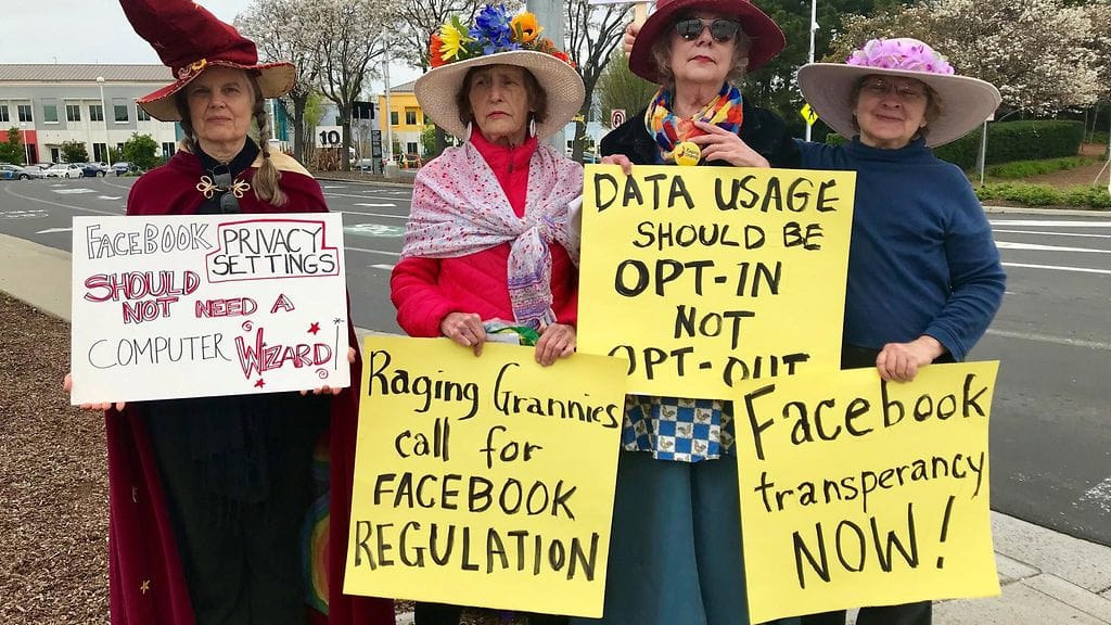 Facebook-mielenosoitus