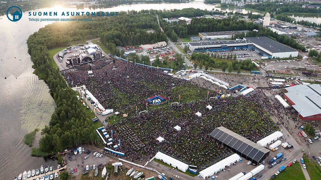 Hämeenlinnan kaupunki pyysi asukkailta ideoita Kantolan kaupunginosan rakentamiseksi. Kuvassa AC/DC:n konsertti Kantolassa vuonna 2015.
