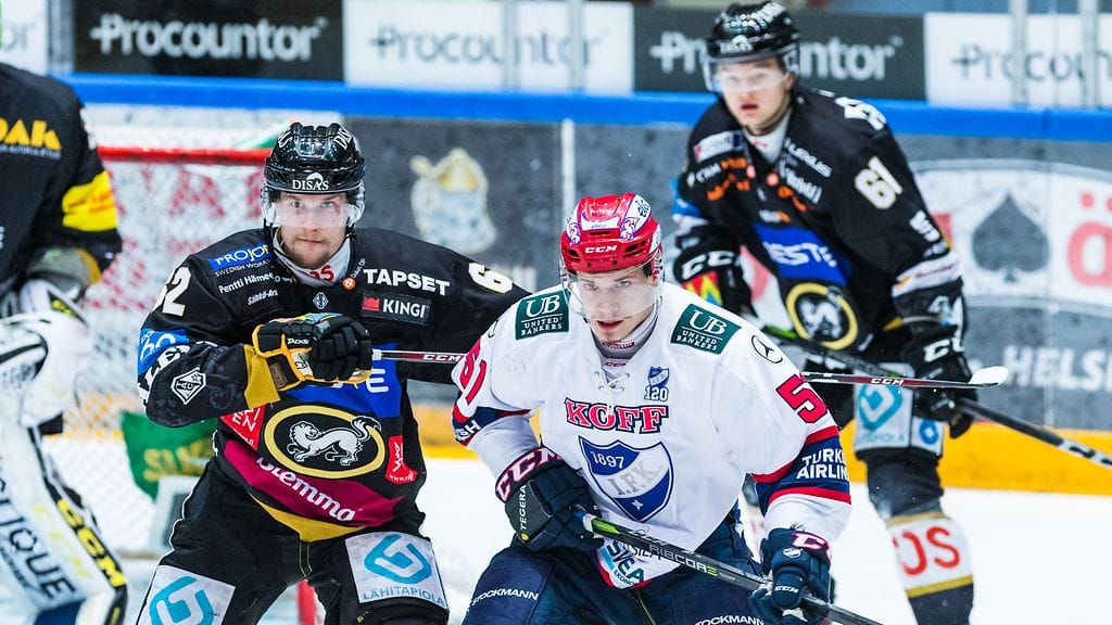 Kärpät ja HIFK taistelevat Oulussa.