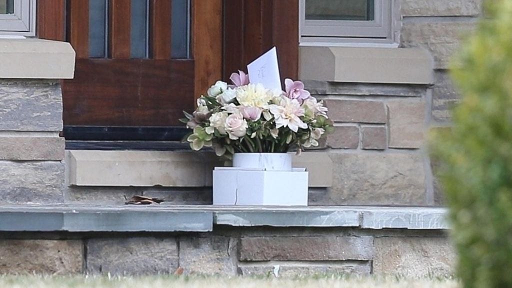 kukkalähetys khloe kardashian