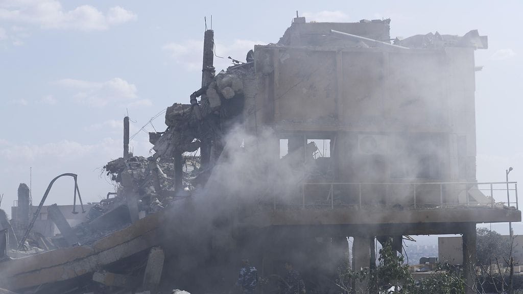 Kuva tutkimuslaitoksesta, johon Yhdysvaltain, Iso-Britannian ja Ranskan ohjusiskut kohdistuivat Syyriassa lauantaina.