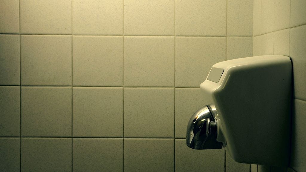 Käsien kuivaamisen lisäksi ilmakuivaimet levittävät niihin viruksia ja jopa ulostetta.