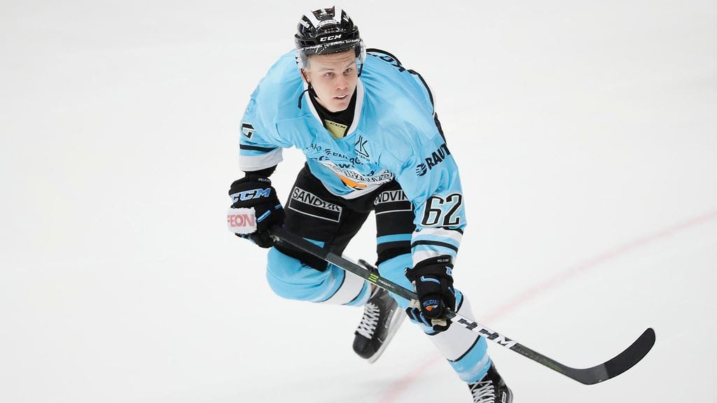 Kimi Koivisto siirtyy Pelicansista KooKoon vahvuuteen.