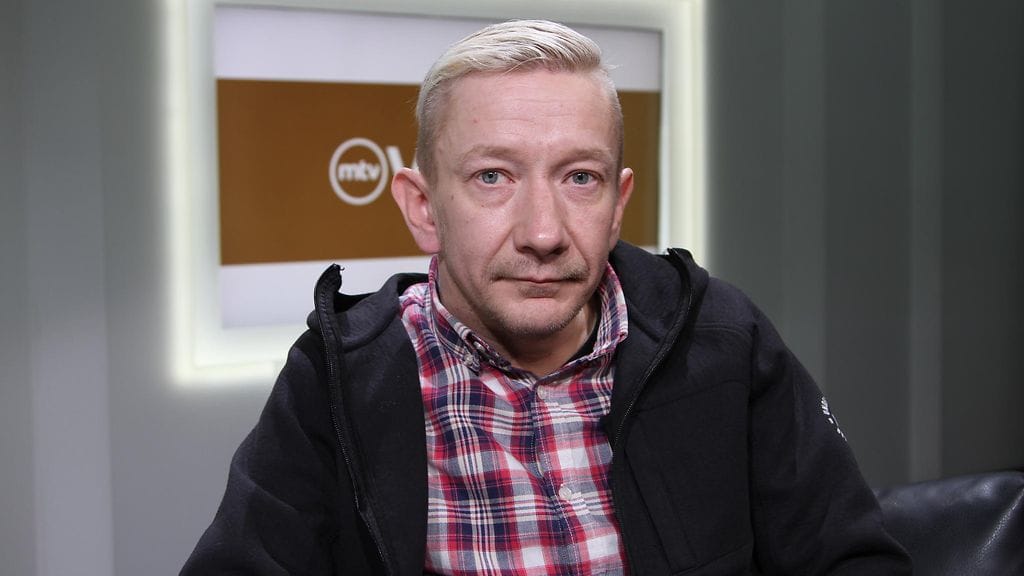Simo Silmu kertoo Yölintu-yhtyeen Facebook-tilillä, että hänen tietojaan on poliisin mukaan käytetty väärin.