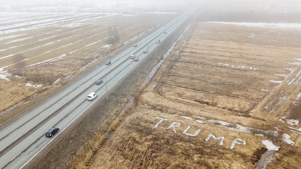 Trump-installaatiot sijaitsevat Kempeleessä, Zeppelinin kauppakeskuksen eteläpuolella.