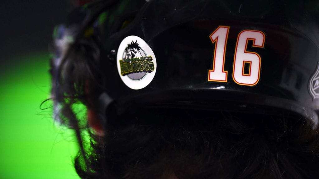 Humboldt Broncosin bussiturma kosketti urheilevaa maailmaa.