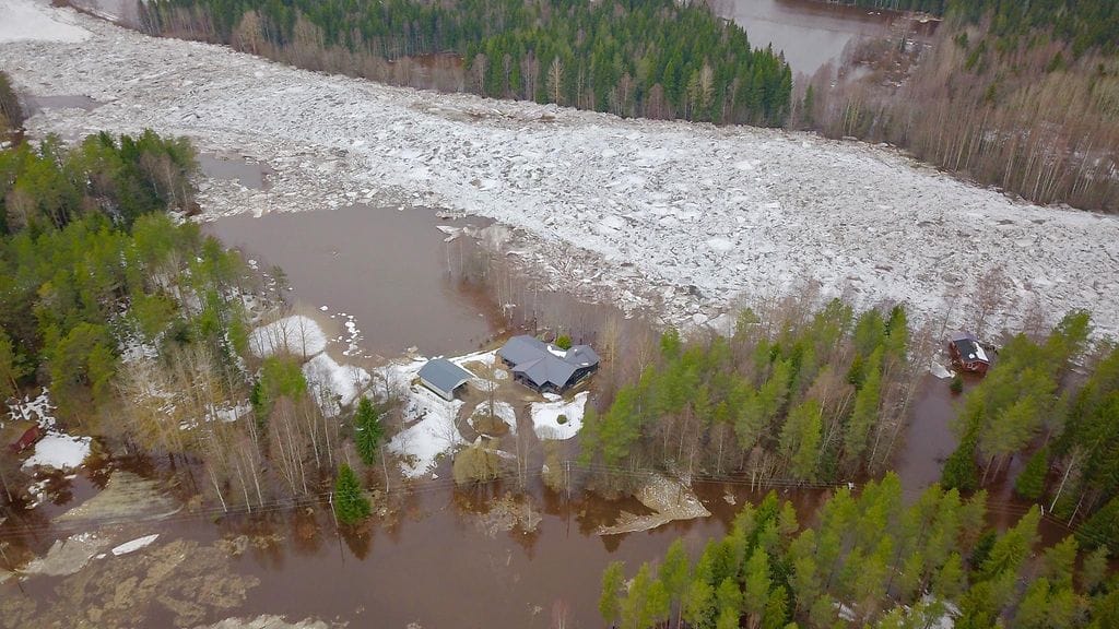 Ylikäännän kylässä on nyt vettä enemmän kuin tarpeeksi.