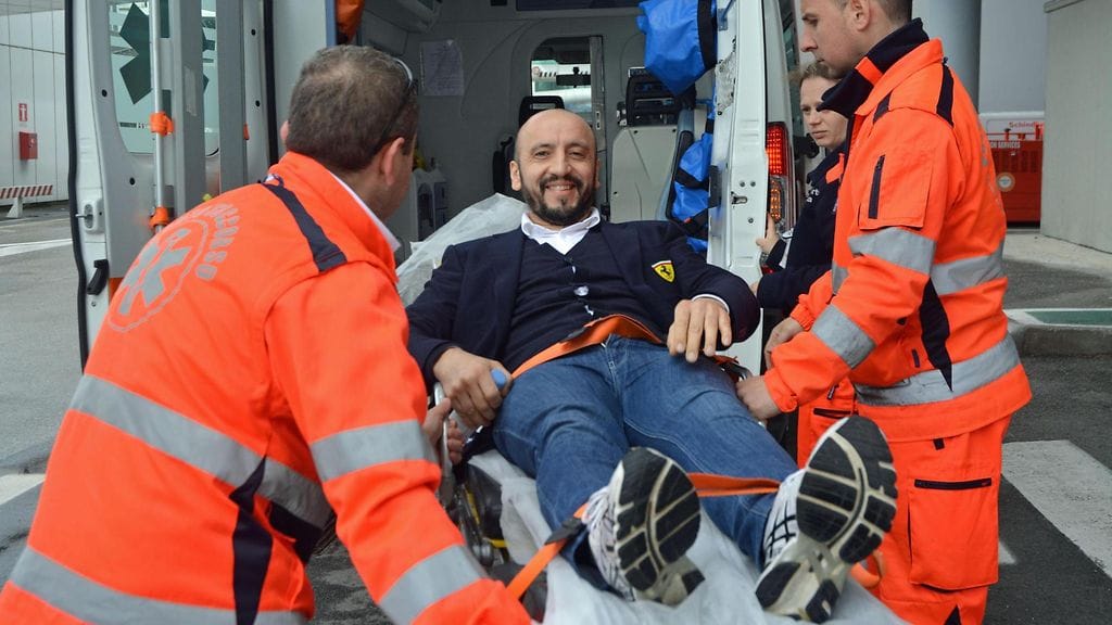 Francesco Cigarini koki kovia Bahrainin GP:ssä, kun Ferrarin Kimi Räikkönen ajoi epäonnekkaiden vaiheiden takia hänen jalkansa ylitse.