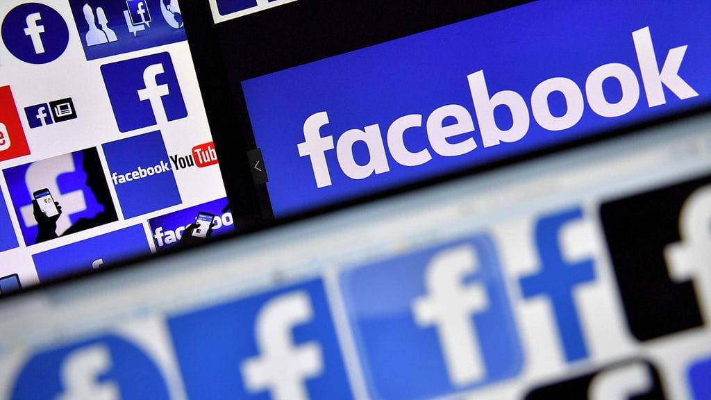 Uusi EU-lainsäädäntö jättää netinkäyttäjien tietosuojaan yhä selviä aukkoja. Kuvituskuvassa Facebookin logoja.