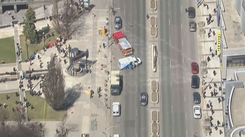 4150429_++Canada Crash_frame_347