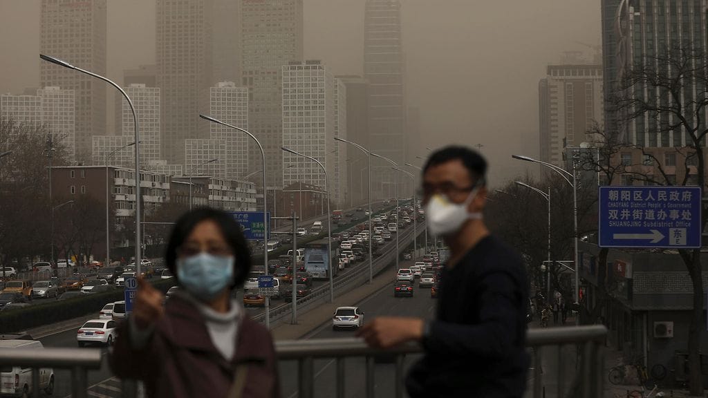 Erityisesti myrkyllisestä ilmasta kärsivät eniten maailman köyhät. Kuvituskuva.