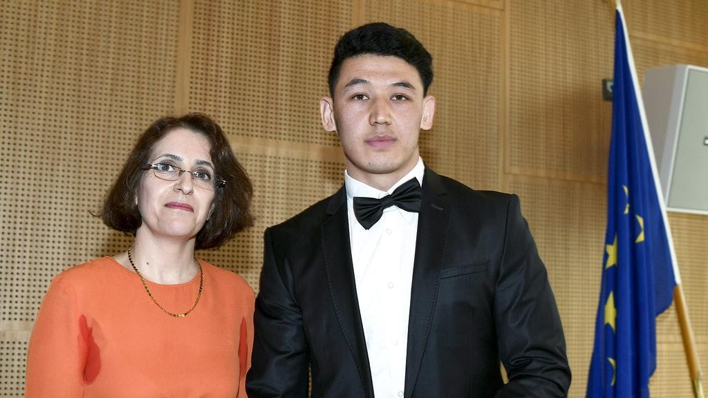 Vuoden pakolaisiksi valittiin vantaalainen projektityöntekijä Sirwa Fari ja vuoden pakolaismieheksi Kaarinassa asuva lähihoitajaopiskelija Ahmad Hosseini Helsingissä 24. huhtikuuta 2018.