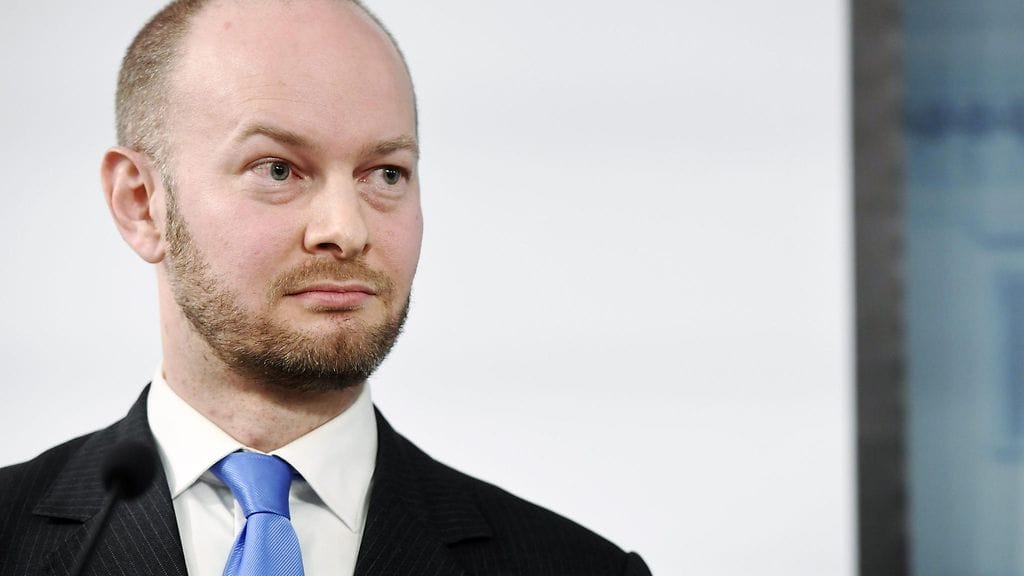 Sampo Terho pitää tänään illalla tiedotustilaisuuden.