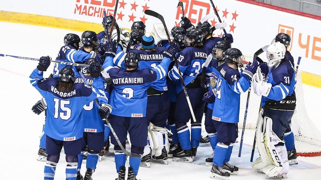 Pikkuleijonat voitti Tshekin 4-2 ja jatkaa puhtaalla pelillä pudotuspeleihin.
