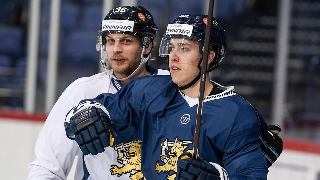 Teuvo Teräväinen (oik.) ei pelaa tänään Venäjää vastaan