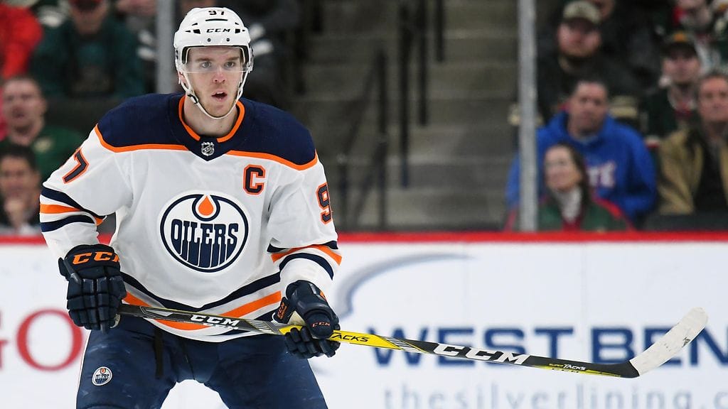 NHL:ssä tällä kaudella pistepörssin voittanut Connor McDavid jäi kokonaan ulos, kun NHL julkisti kolme ehdokasta arvokkaimman pelaajan palkintoa varten.