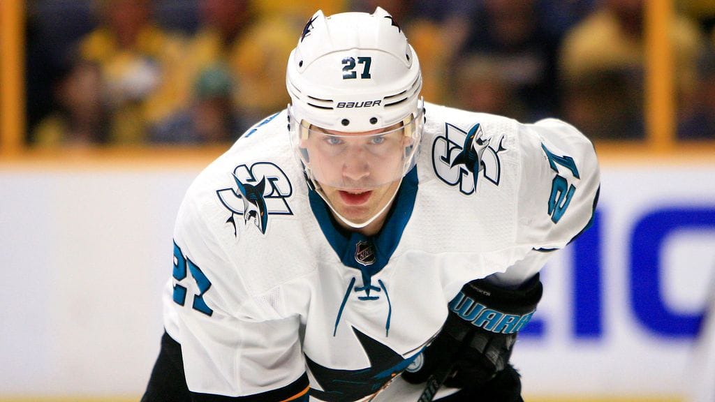 San Jose Sharksin Joonas Donskoi oli sivussa haiden ja Vegas Golden Knightsin kolmannesta kohtaamisesta NHL:n toisella pudotuspelikierroksella.