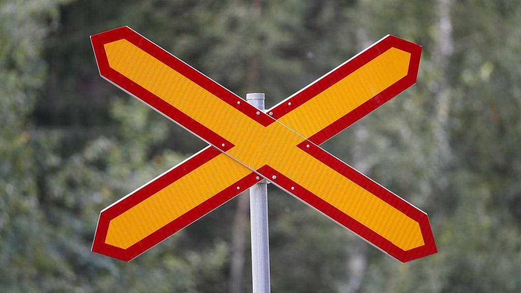 Onnettomuus tapahtui Kirkkonummen Luomassa sijaitsevassa puomillisessa tasoristeyksessä.