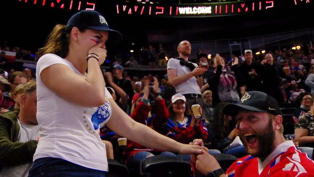 Kosinta jääkiekon MM-kisaottelussa Tshekki-Venäjä.