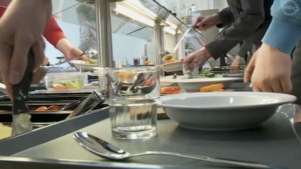 Miltä kouluruoka nykyisin maistuu? Kävimme testaamassa