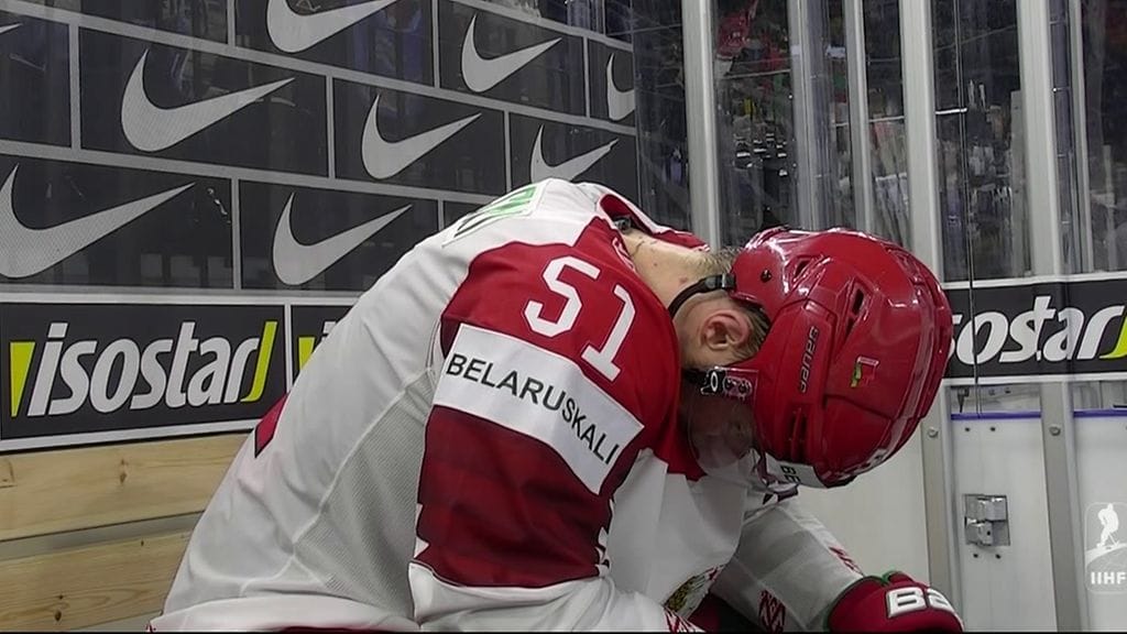 Stepan Falkovsky pettyneenä jäähyaitiossa