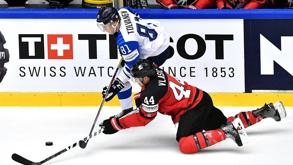 Marc-Edouard Vlasic ja Eeli Tolvanen.