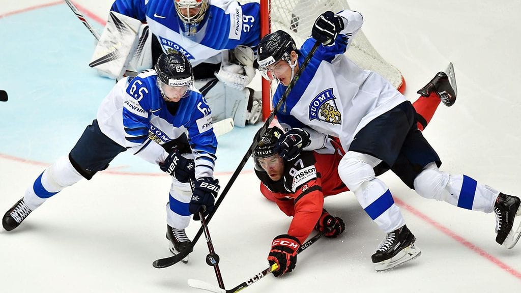 Leijonat, Kanada, Sakari Manninen, Julius Honka