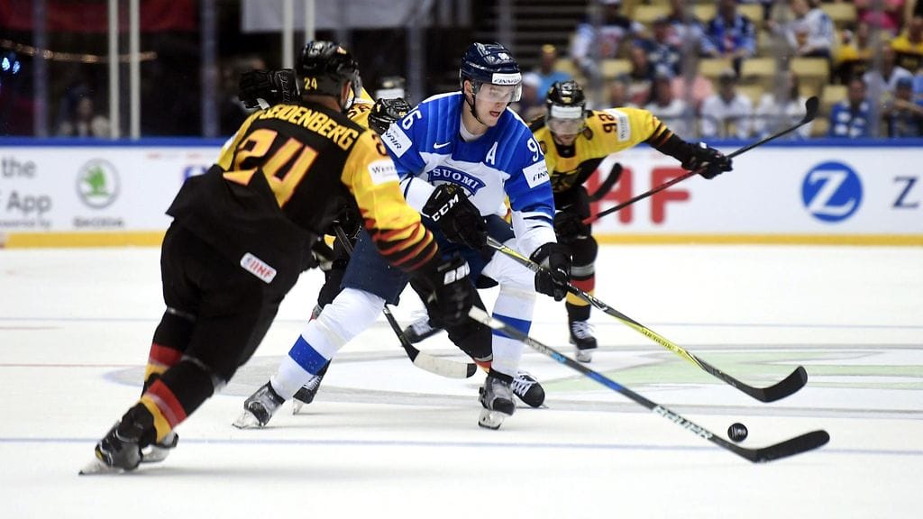 Leijonat taipui sunnuntaina Saksalle. Mitä tämä kertoi? Missä Suomen joukkue menee tällä hetkellä?