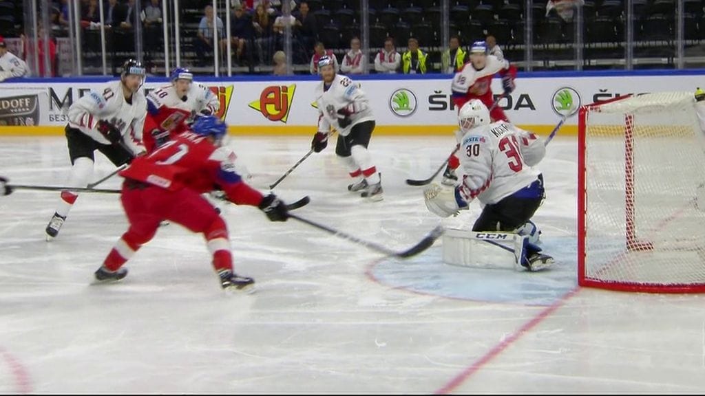 Tshekki siirtyy 1-0-johtoon.