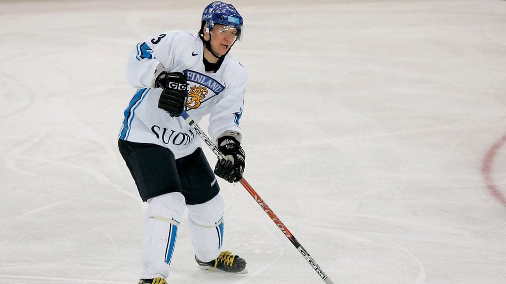 Suomen jääkiekkomaajoukkueen pitkäaikainen luottopuolustaja Petteri Nummelin tuntee Sveitsin hyvin.