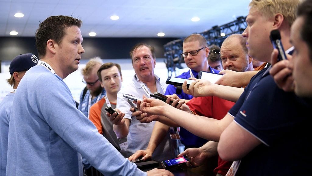 Lauri Marjamäki perkasi MM-turnausta lehdistölle Sveitsi-tappion jälkeen.