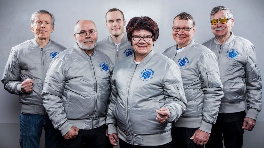 Lauantaina Ruotsista ottavat mittaa Kari ”Rock” Walden, (vas.), Markku “Mac 10” Puska, Ulla ”General Ulla” Ström, Yrjö ”Ice” Warma ja Harry ”Dirty Harry” Mälkki. Takana valmentaja Otto Takala.