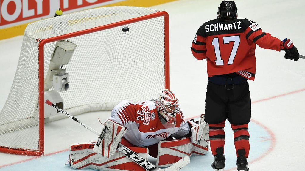 Jaden Schwartz (oikealla) missaa MM-turnauksen loppuvaiheet loukkaantumisen takia.