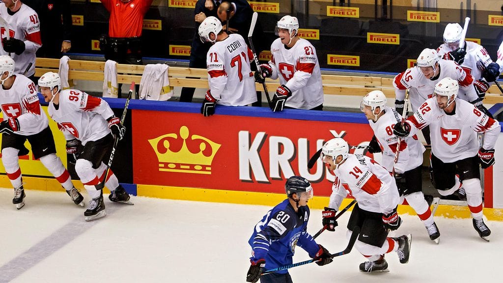 Sveitsi juhli yllätysvoittoa torstaina, kun se kaatoi puolivälieräottelussa Suomen.