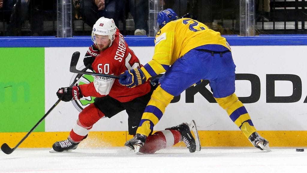 Tristan Scherwey (vasemmalla) koki karuja tappioita tämän kevään aikana.