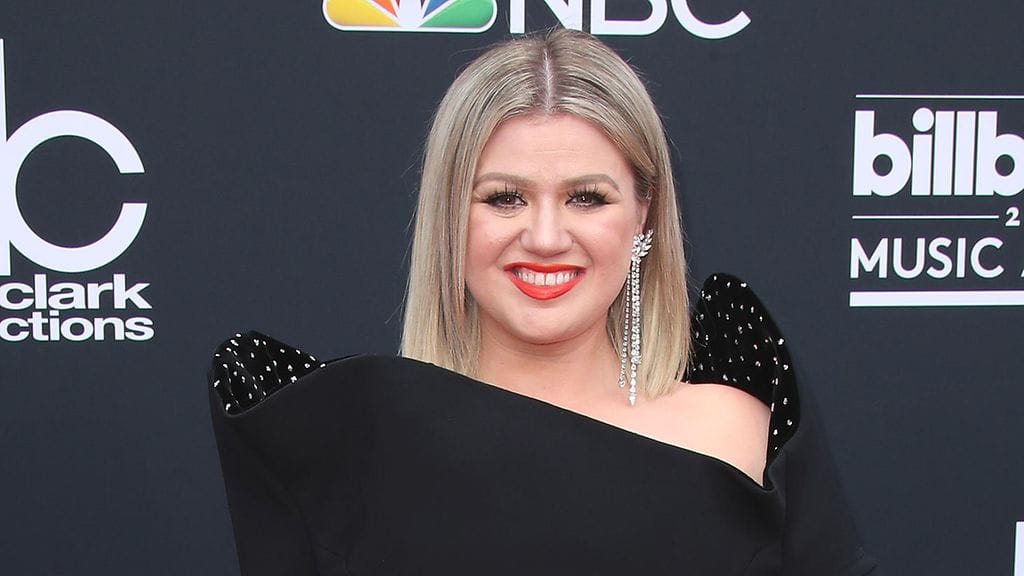 Kelly Clarkson ylisti Lady Gagaa konsertissaan.