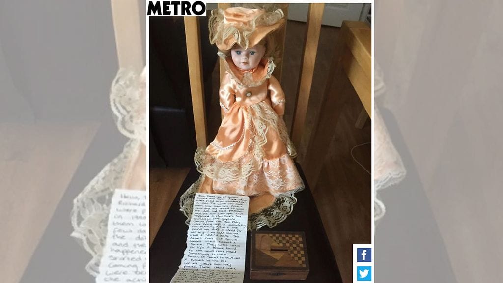 Viestissä kerrotaan, että esineiden sisällä kummittelevat Richard ja Sarah. Kuvan lähde Metro